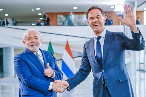 O presidente Lula com o primeiro-ministro da Holanda, Mark Rutte, no Palácio do Planalto O presidente Lula com o primeiro-ministro da Holanda, Mark Rutte, no Palácio do Planalto
