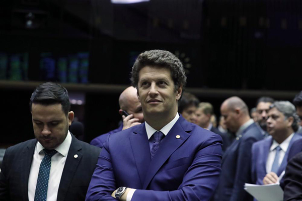 Salles desiste de eleição à Prefeitura de SP