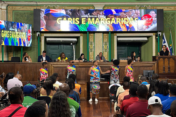 Sessão especial na Câmara de Vereadores de Salvador em homenagem ao Dia do Gari