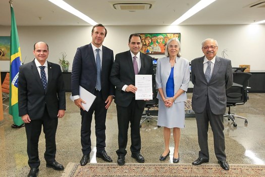  O eleito ainda precisa ter o nome confirmado pela maioria absoluta do Senado Federal