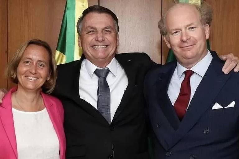 A deputada alemã Beatrix von Storch, vice-líder do partido de ultradireita AfD, e o marido durante encontro com o então presidente Jair Bolsonaro