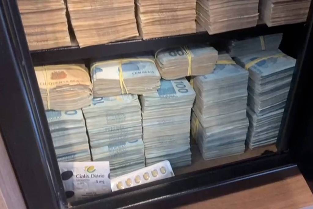 Polícia Federal mira aliados do presidente da Câmara em operação que investiga fraude com kit robótica