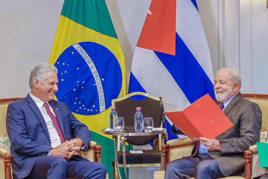 O presidente Luiz Inácio Lula da Silva (PT) se reuniu com o líder de Cuba, Miguel Díaz-Canel, em Paris 