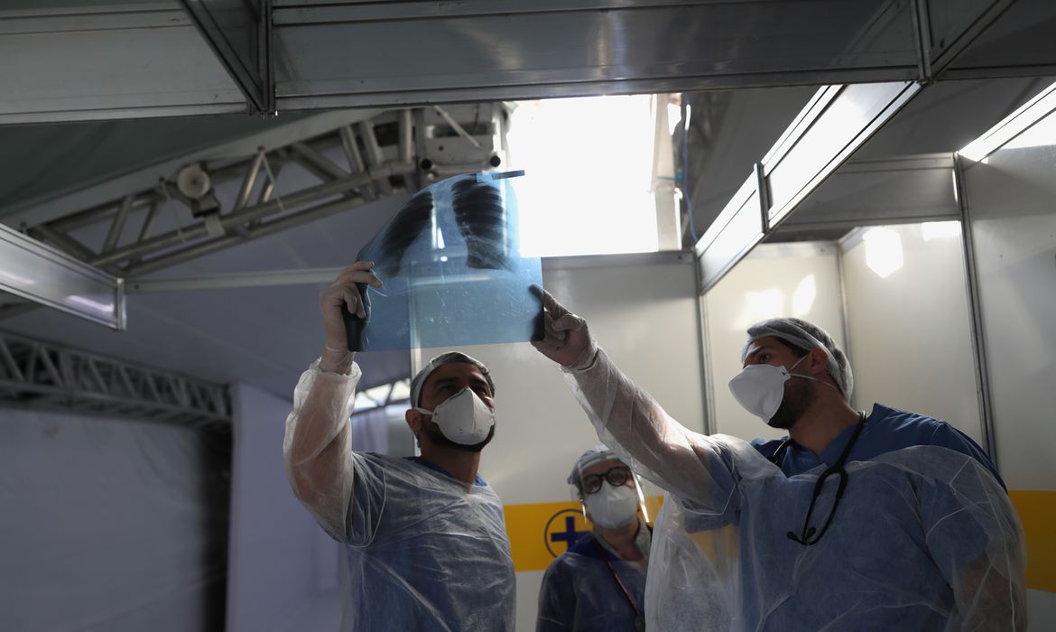 Atualmente mais de 8 mil médicos atuam no programa