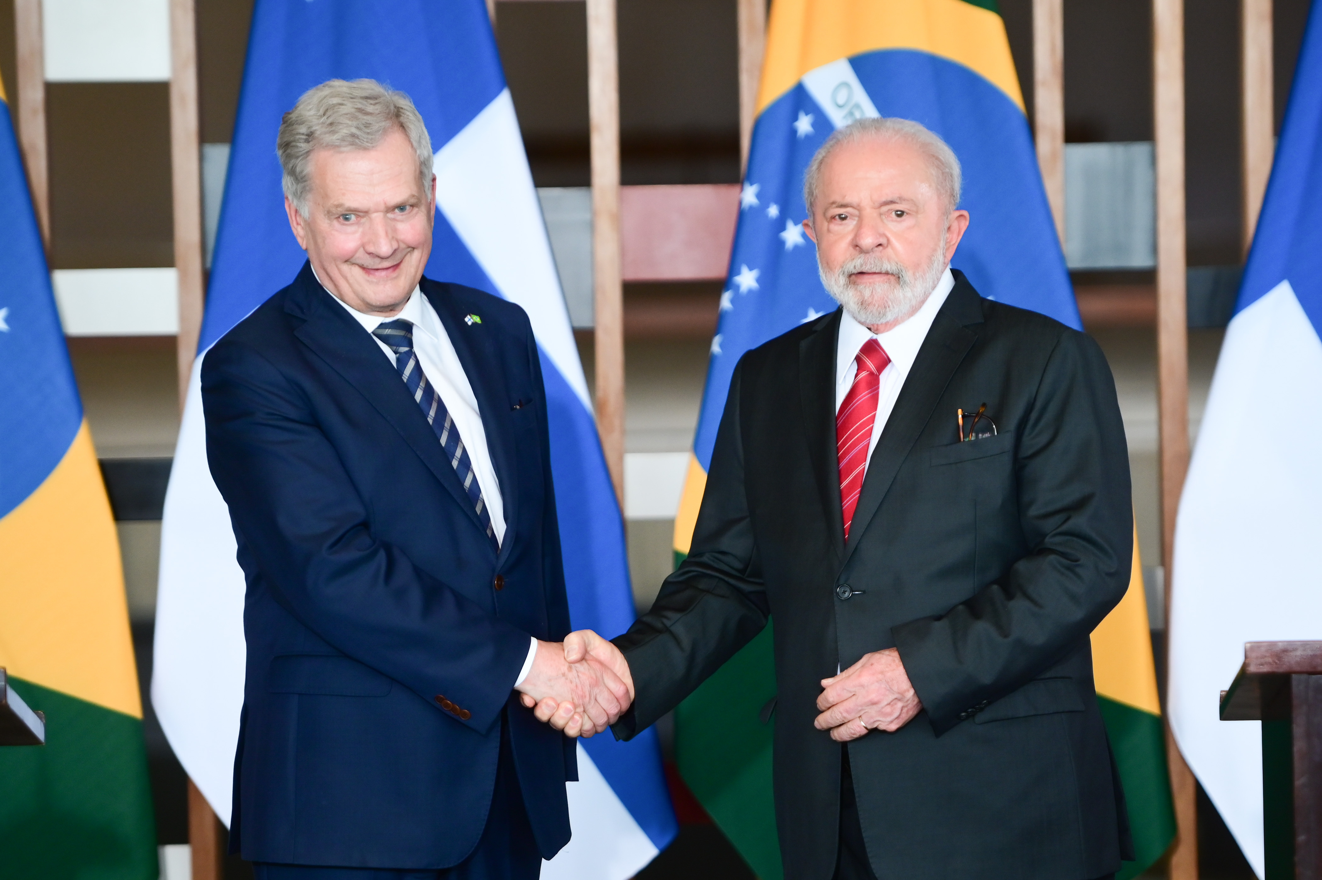 Brasileiro recebeu visita oficial do líder da Finlândia, país que faz fronteira com a Rússia e que recém-ingressou na Otan