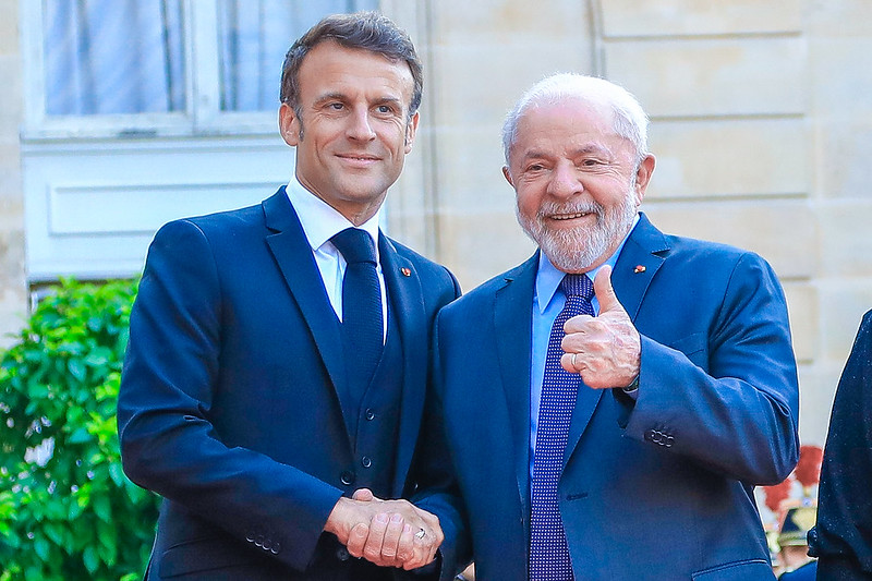 O presidente da França, Emmanuel Macron, e o presidente do Brasil, Lula O presidente da França, Emmanuel Macron, e o presidente do Brasil, Lula