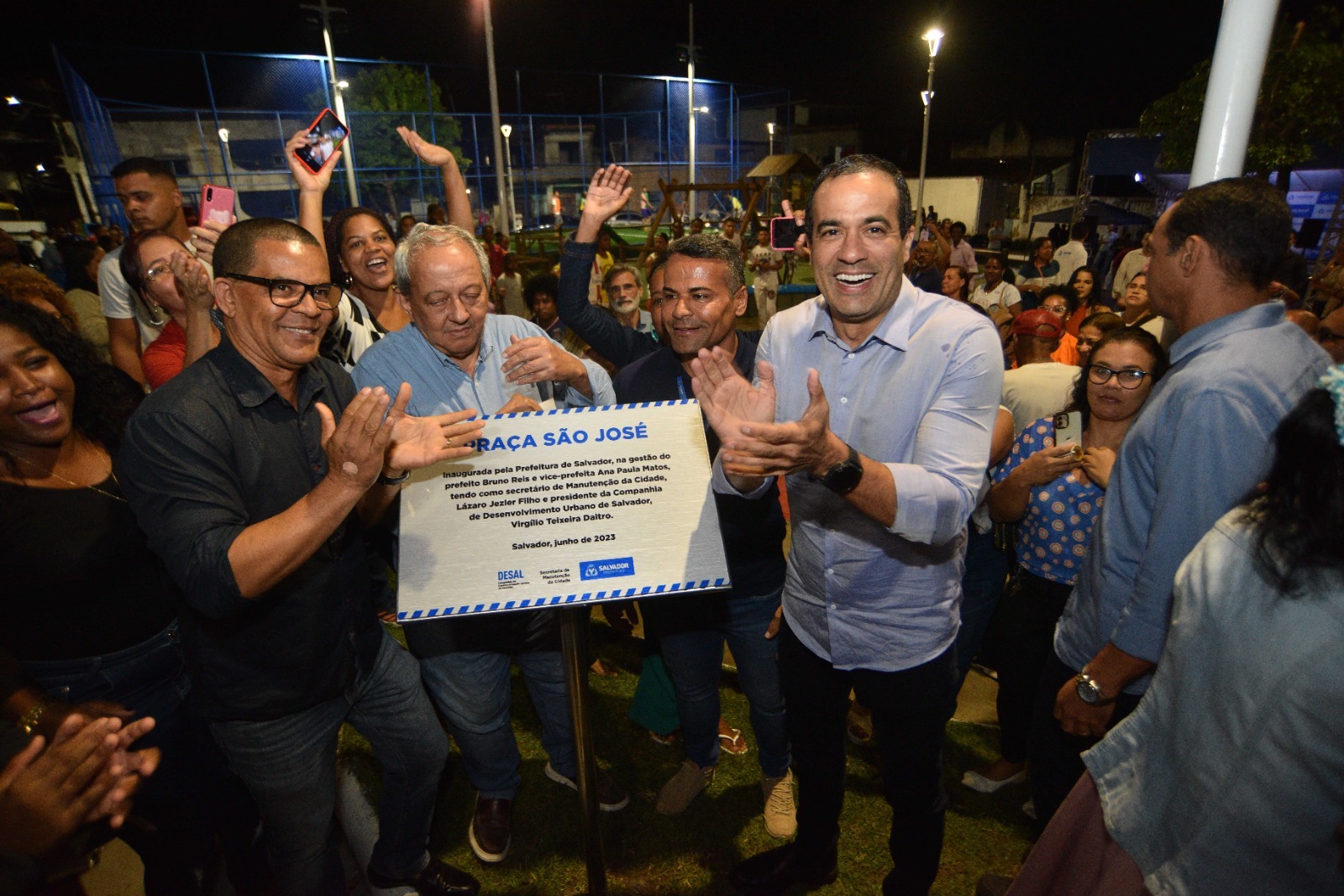 Na noite desta terça-feira, a Prefeitura entregou mais um novo equipamento: a Praça São José, localizada em uma rua homônima, no bairro do Rio Sena, no Subúrbio Ferroviário
