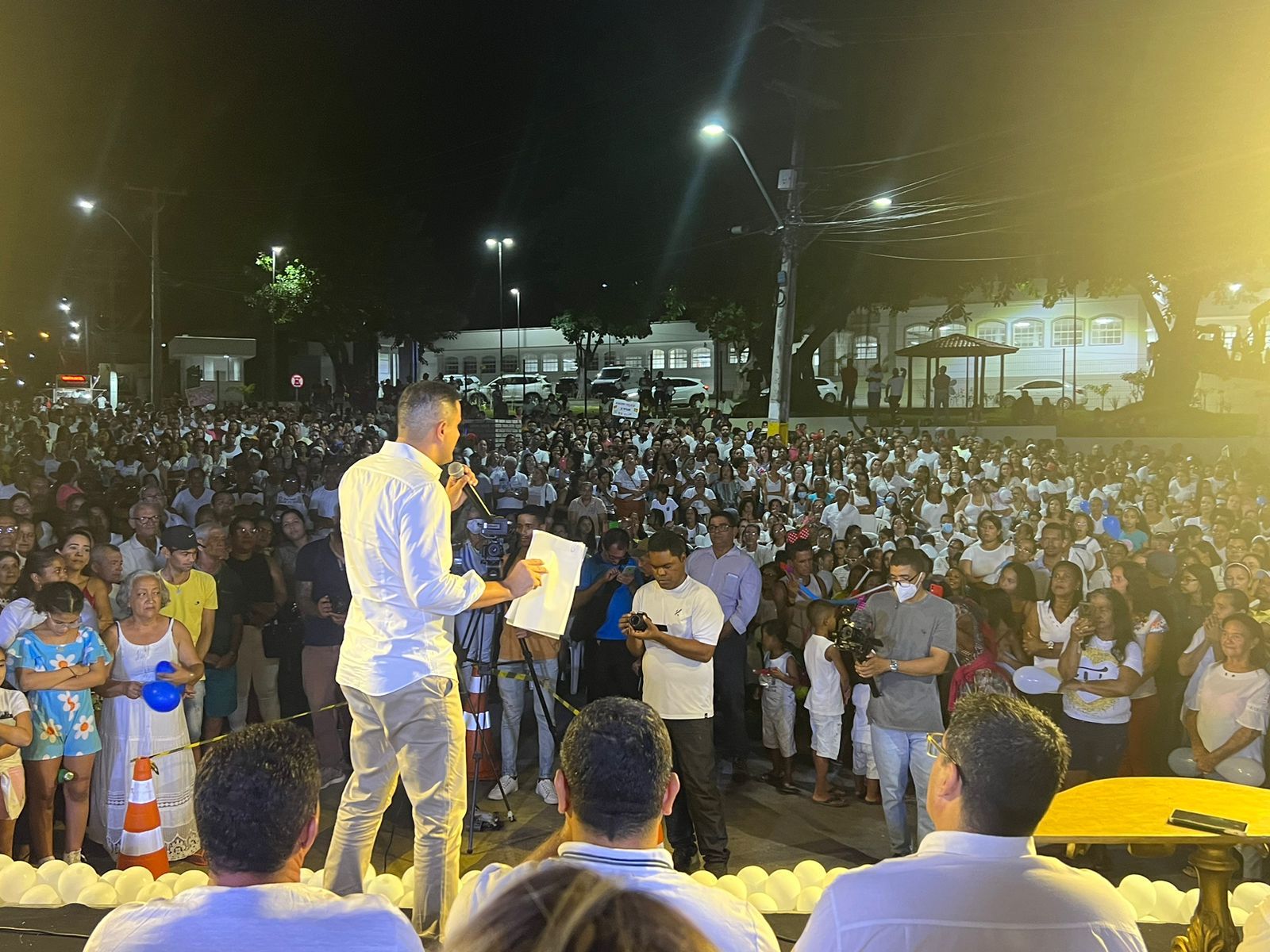 Celebração de ação de graças organizada pelo prefeito antes da inauguração oficial do hospital