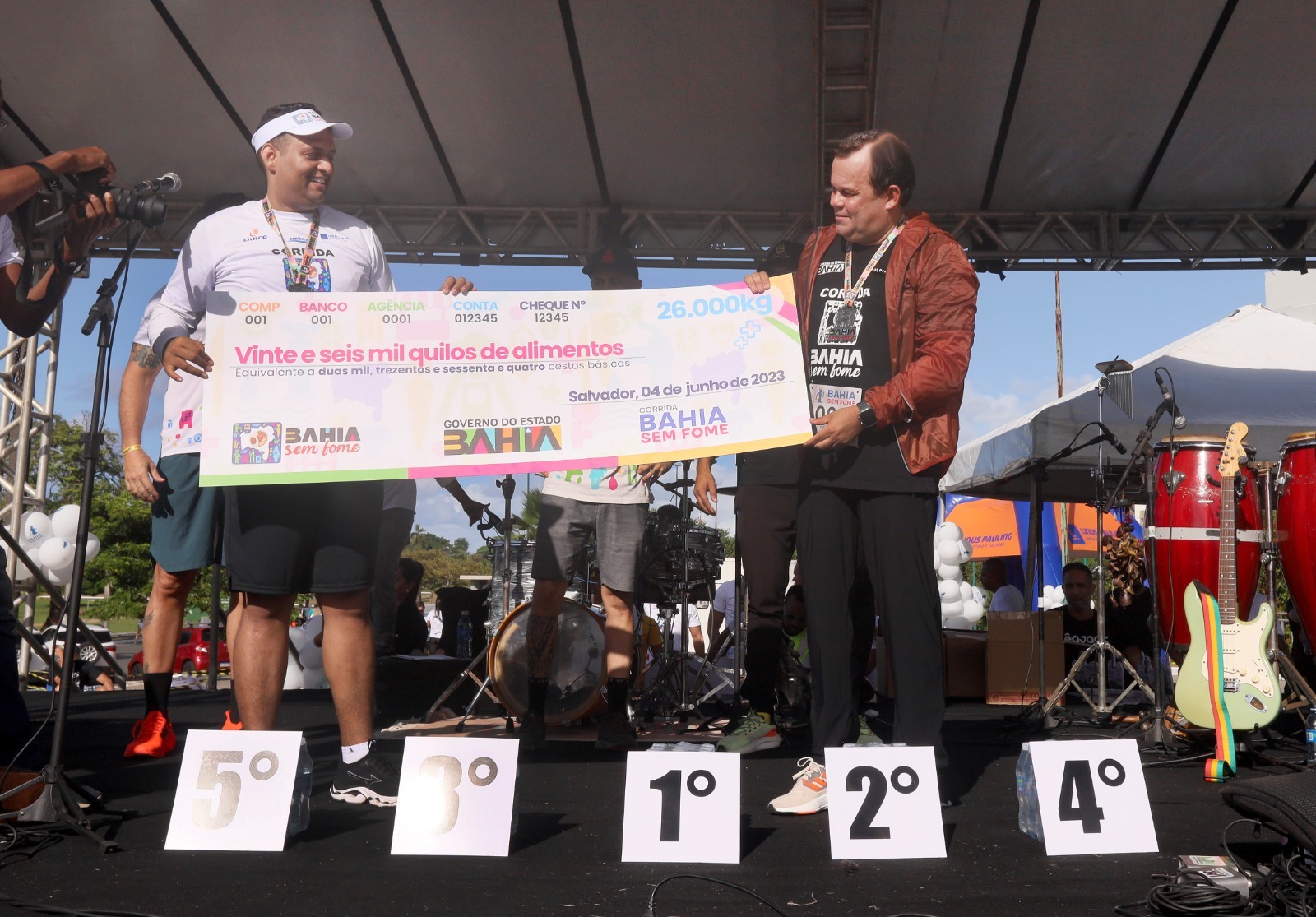 O vice-governador, Geraldo Júnior, participou da competição e completou o percurso de 5 km da prova