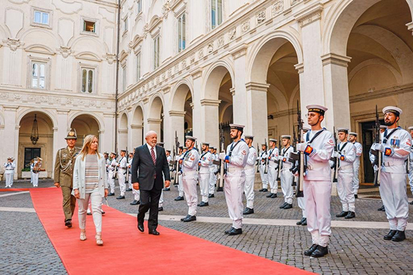 A primeira-ministra da Itália, Giorgia Meloni, e o presidente Lula