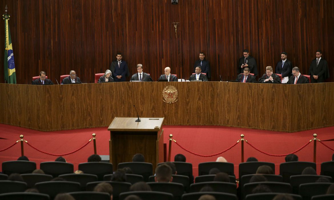 Sessão foi aberta pelo relator, ministro Benedito Gonçalves