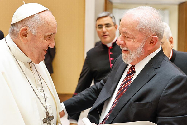 O papa Francisco e o presidente Lula, na Itália