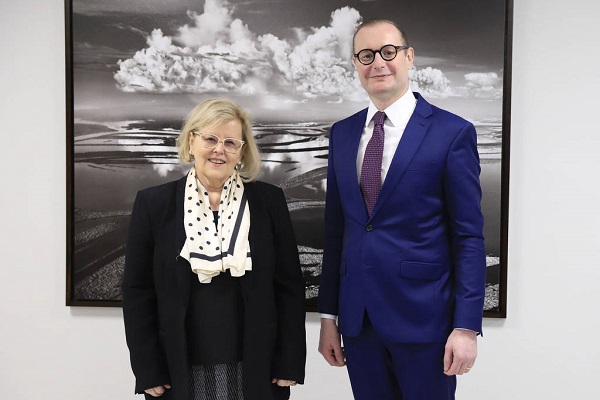 A presidente do STF (Supremo Tribunal Federal), Rosa Weber, e o futuro ministro da Corte, Cristiano Zanin A presidente do STF (Supremo Tribunal Federal), Rosa Weber, e o futuro ministro da Corte, Cristiano Zanin