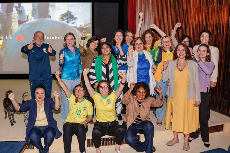 O presidente Lula e as auxiliares 