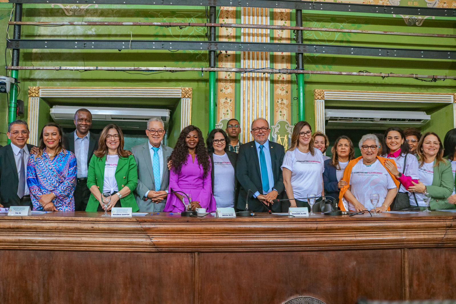 Solidariedade e luta contra o machismo e a violência política marcam ato público em apoio a Ireuda Silva