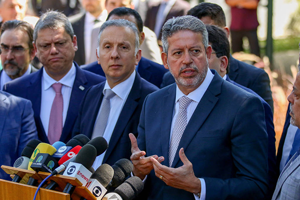 O presidente da Câmara dos Deputados, Arthur Lira (PP-AL), após reunião com governadores sobre a reforma tributária