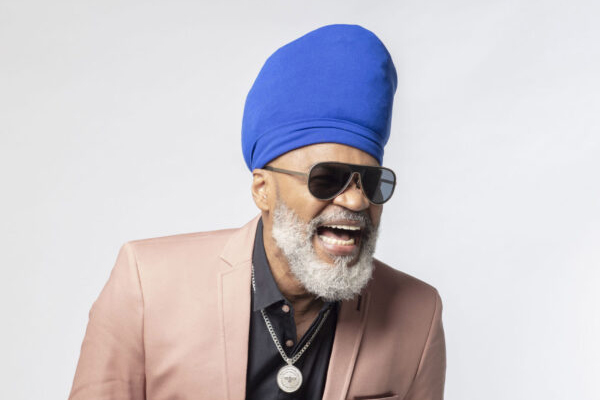 Carlinhos Brown será nomeado embaixador do turismo após saída de Ronaldinho Gaúcho e Daniel Alves