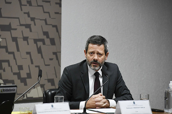 O embaixador Christian Vargas