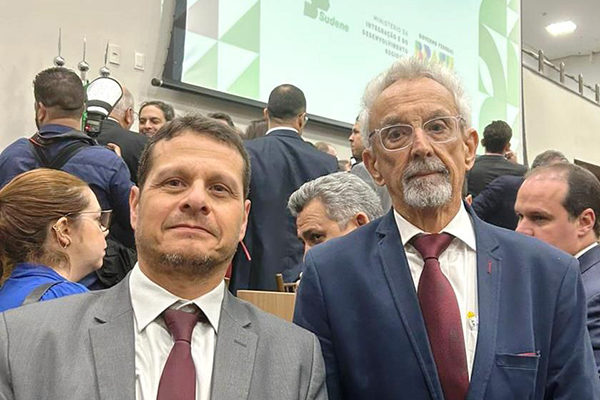 O secretário estadual do Planejamento, Cláudio Peixoto (à esquerda), participou da reunião do Conselho Deliberativo da Sudene O secretário estadual do Planejamento, Cláudio Peixoto (à esquerda), participou da reunião do Conselho Deliberativo da Sudene