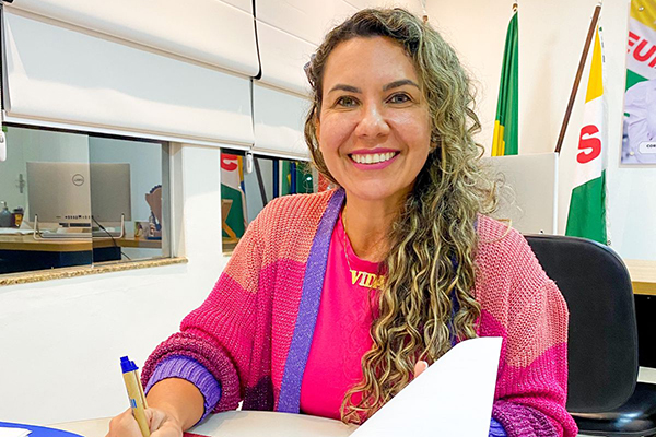 A prefeita de Eunápolis, Cordélia Torres (União)