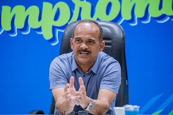 Elinaldo vai anunciar Flávio Matos como sucessor em Camaçari Elinaldo vai anunciar Flávio Matos como sucessor em Camaçari
