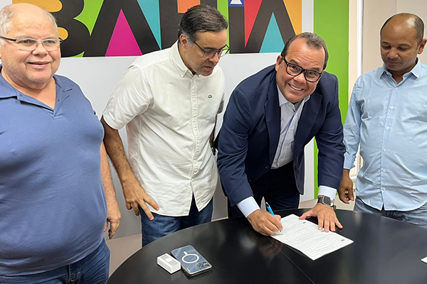 A ficha de ingresso do prefeito de Terra Nova foi abonada pelo vice-governador Geraldo Júnior (MDB) A ficha de ingresso do prefeito de Terra Nova foi abonada pelo vice-governador Geraldo Júnior (MDB)