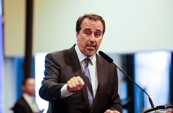 Gilberto Occhi, que já foi ministro e também ocupou a presidência do banco, não respondeu questionamentos