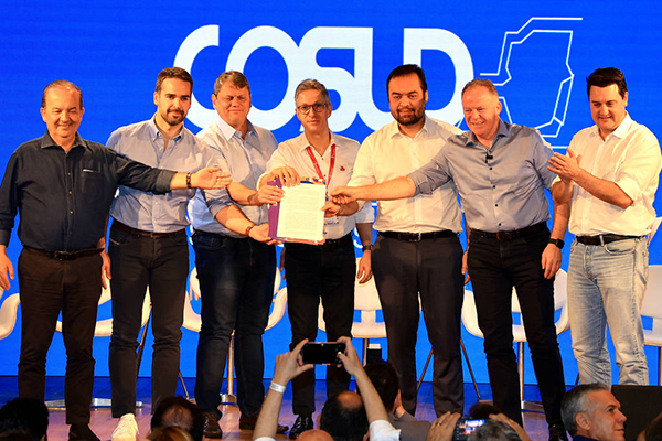 Governadores em encontro do Consórcio Integração Sul e Sudeste, no início de junho