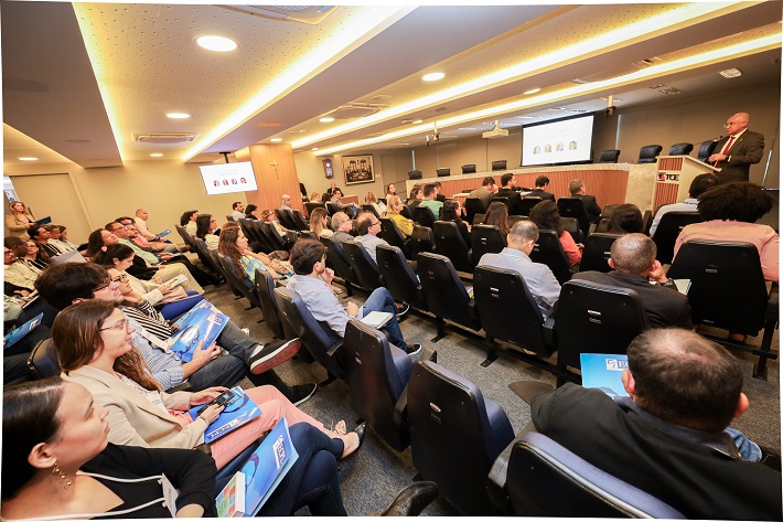 Evento reuniu servidores da administração pública, jurisdicionados e representantes da sociedade civil para discutir práticas eficientes na avaliação das contas de gestão pública