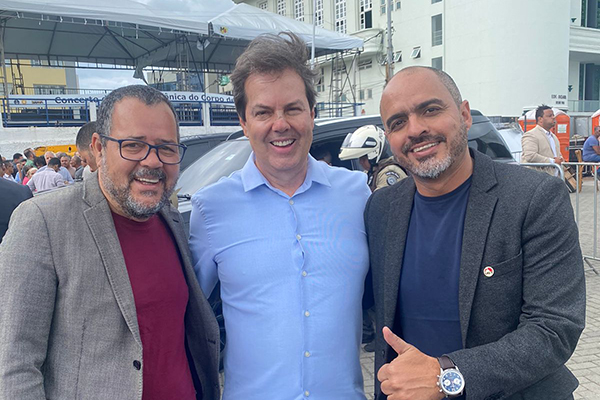 O ex-deputado Jacó (PT), o presidente da Conder, José Trindade, e o presidente da UGT-BA, Marcelo Carvalho O ex-deputado Jacó (PT), o presidente da Conder, José Trindade, e o presidente da UGT-BA, Marcelo Carvalho