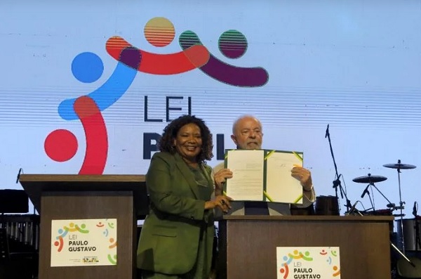 A Ministra da Cultura, Margareth Menezes, com o presidente Luiz Inácio Lula da Silva