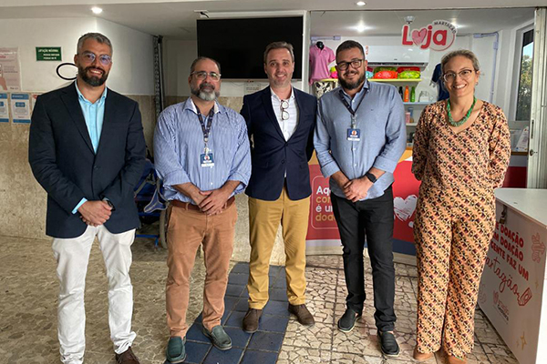 Representantes da Concessionária Bahia Norte em visita ao Hospital Martagão Gesteira