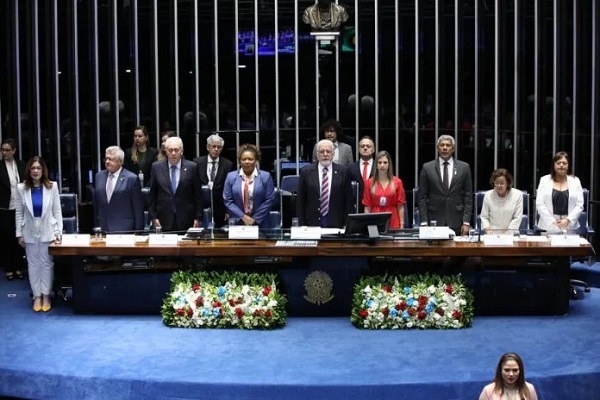 Sessão solene no Congresso Nacional que celebrou os 200 anos do 2 de Julho