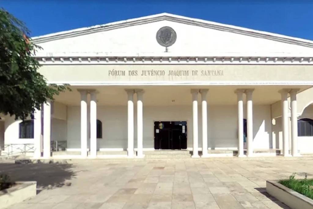 Fórum de Justiça de Juazeiro do Norte (CE), em que o juiz Francisco José Mazza Siqueira atuava como titular 2ª Vara Cível Fórum de Justiça de Juazeiro do Norte (CE), em que o juiz Francisco José Mazza Siqueira atuava como titular 2ª Vara Cível