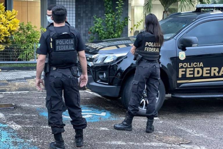 Agentes da PF durante a Operação Comboio