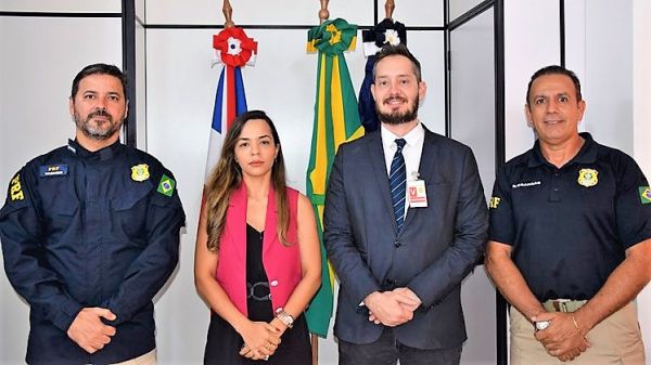 Também foram debatidas estratégias para o enfrentamento do tráfico de pessoas