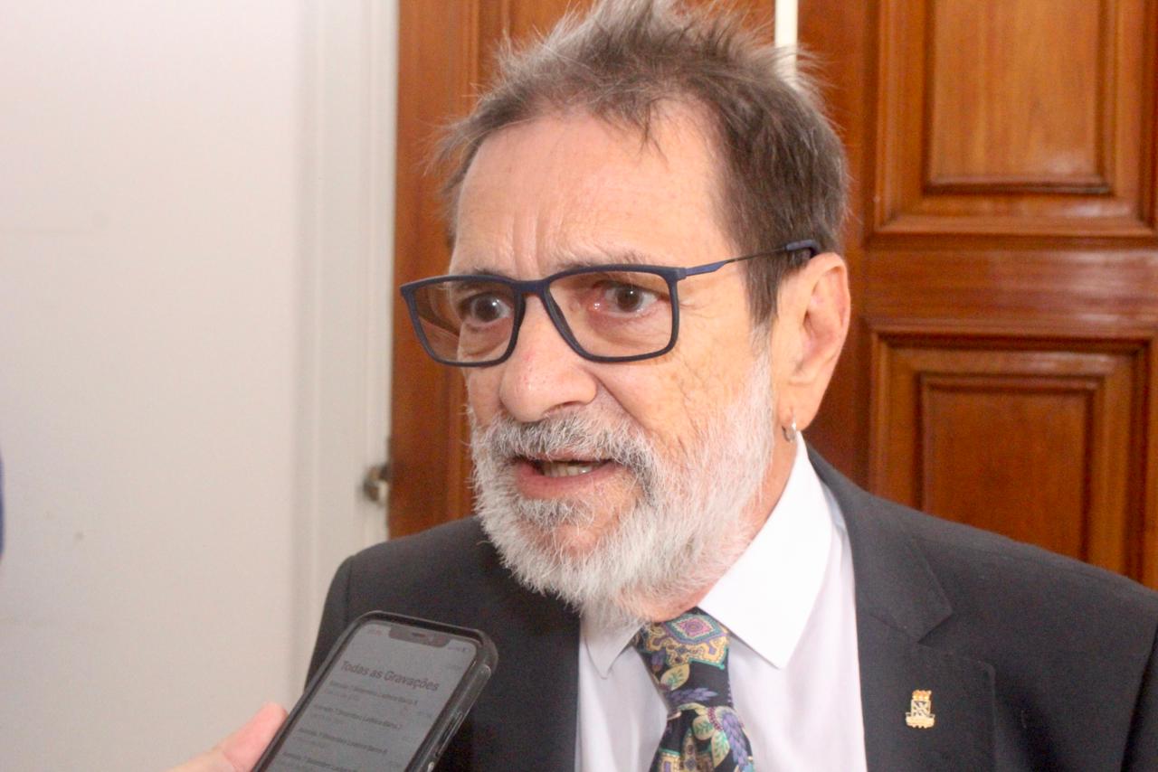 O reitor da Ufba, Paulo Miguez