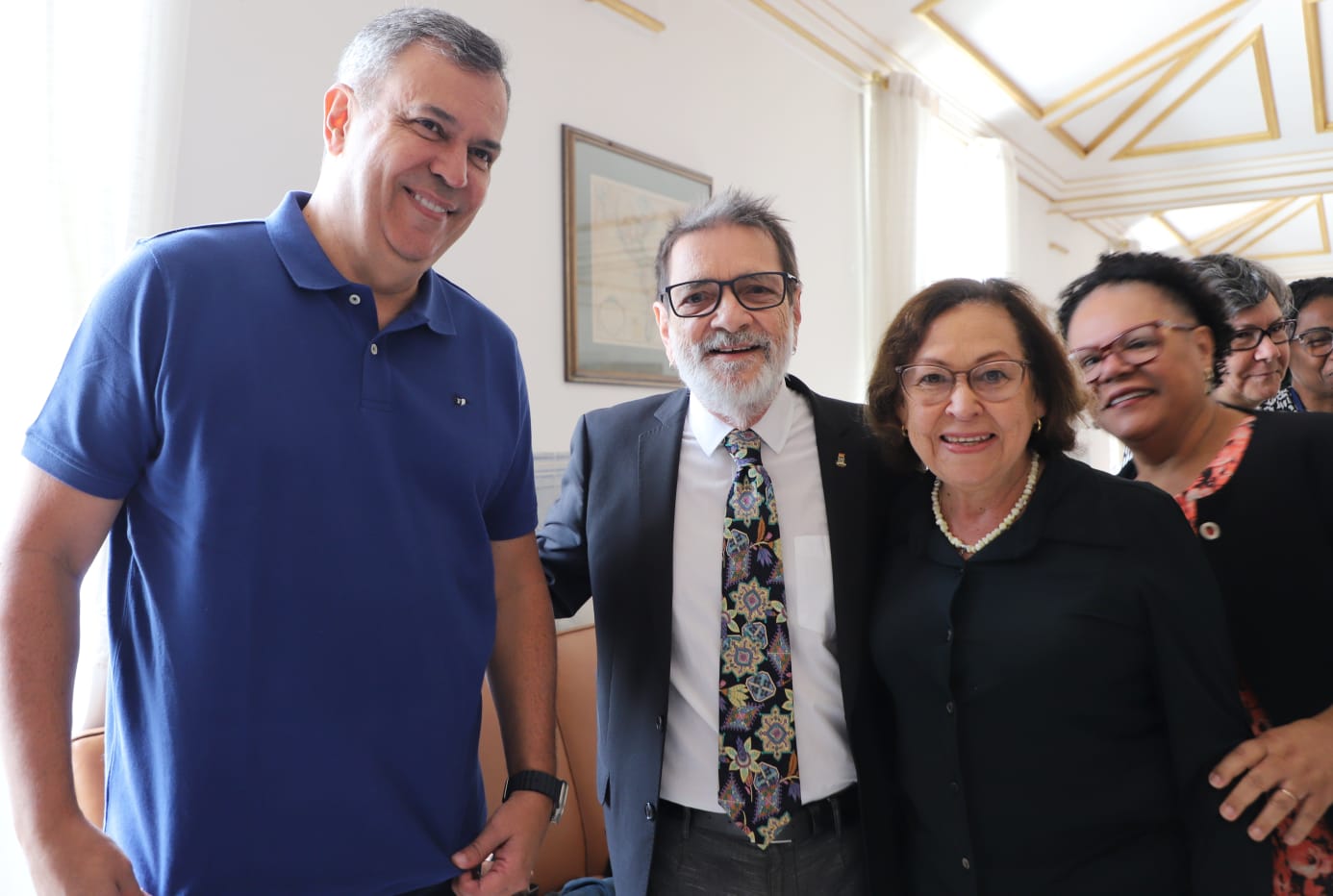 O pedetista foi recebido no café pelo reitor da Ufba, professor Paulo Miguez. O pedetista foi recebido no café pelo reitor da Ufba, professor Paulo Miguez.