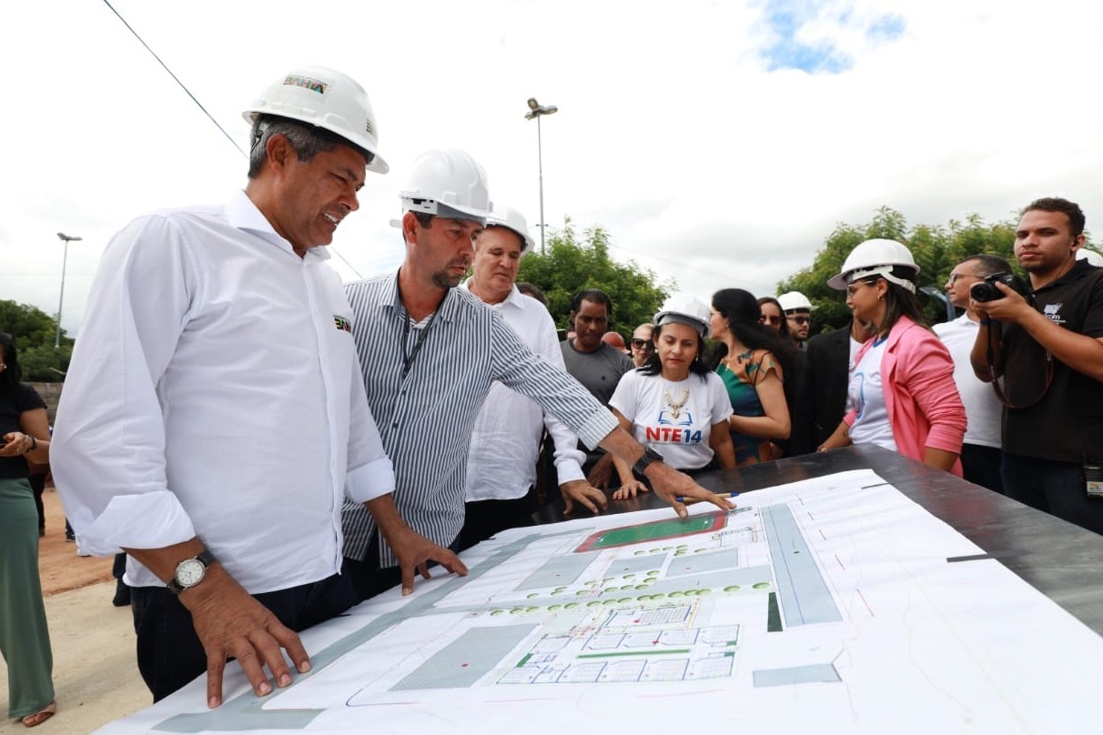 Na ocasião, a comitiva do governo estadual ainda visitou as obras de modernização e ampliação do Colégio Estadual Lauro Farani Na ocasião, a comitiva do governo estadual ainda visitou as obras de modernização e ampliação do Colégio Estadual Lauro Farani