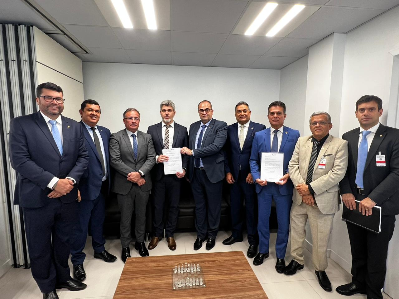 Os parlamentares querem que a Polícia Federal apure a responsabilidade por falta de manutenção Os parlamentares querem que a Polícia Federal apure a responsabilidade por falta de manutenção