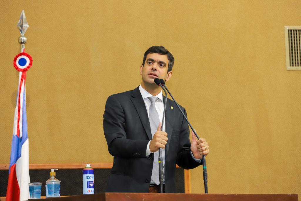 O deputado Tiago Correia O deputado Tiago Correia