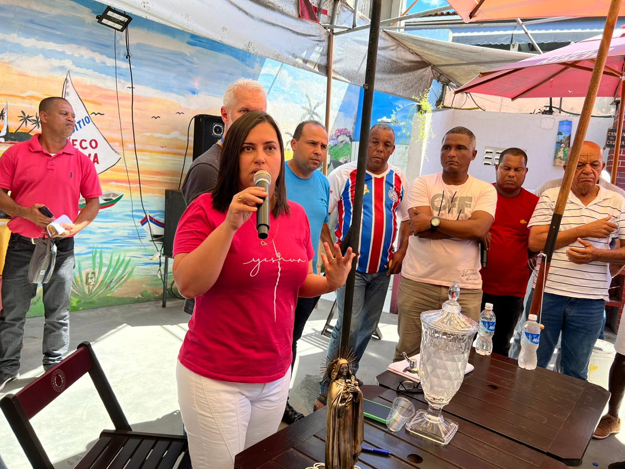 Na imagem, a vice-prefeita e secretária municipal da Saúde, Ana Paula Matos, do PDT