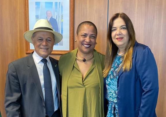 Deputado Joseildo, professora Gina e a primeira-dama, Tatiana Velloso, na cerimônia de posse Deputado Joseildo, professora Gina e a primeira-dama, Tatiana Velloso, na cerimônia de posse