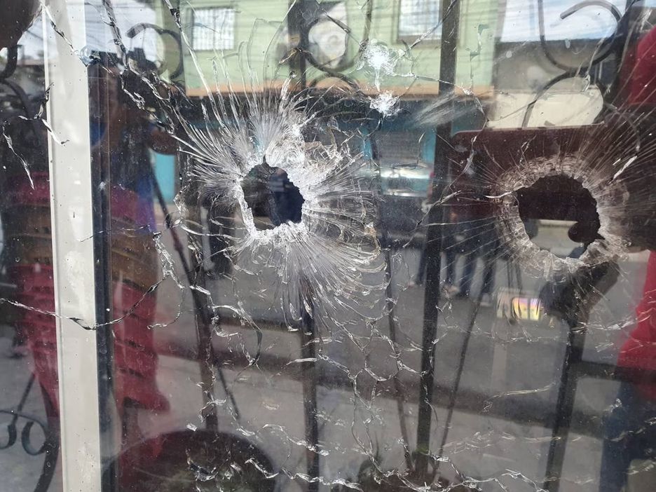 Assassinatos encomendados, sequestros e roubos com violência desproporcional fazem parte do cotidiano nacional, enquanto cidadãos perdem a fé nas forças policiais