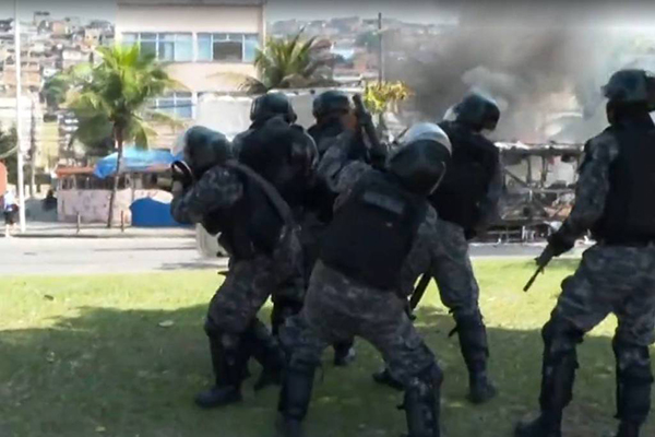 Menina de 5 anos e adolescente de 17 anos morrem durante ação da PM na Ilha do Governador.