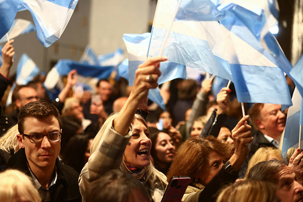 Apoiadores da direita tradicional pendem ao ultraliberal, mas também o criticam e cogitam deixar de votar Apoiadores da direita tradicional pendem ao ultraliberal, mas também o criticam e cogitam deixar de votar