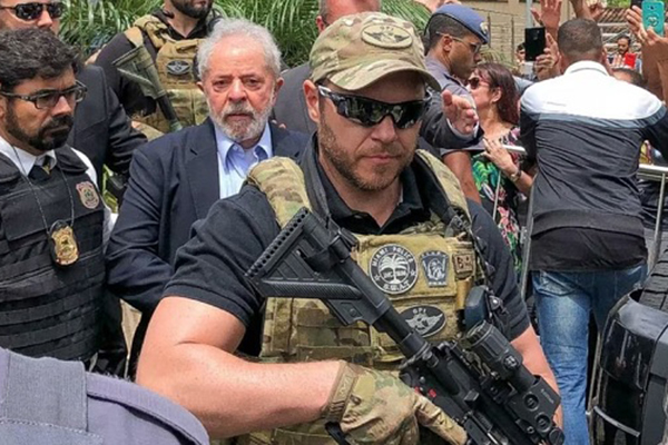 Danilo Campetti participou da escolta de Lula quando ele foi autorizado a participar do velório do neto em São Bernardo do Campo (SP), em 2019