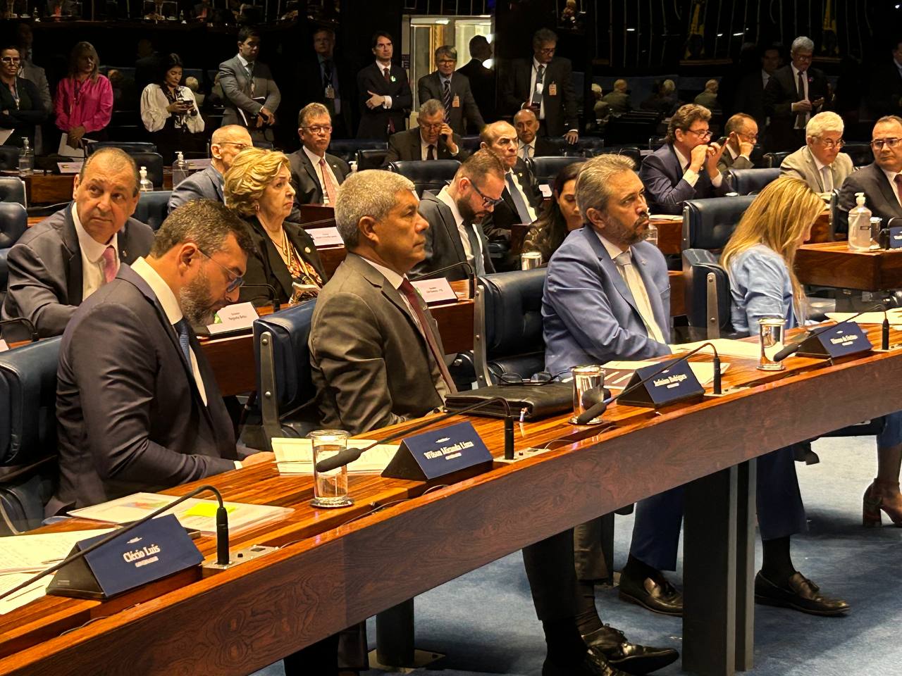 O evento, que começou às 10h, reuniu líderes de 27 estados