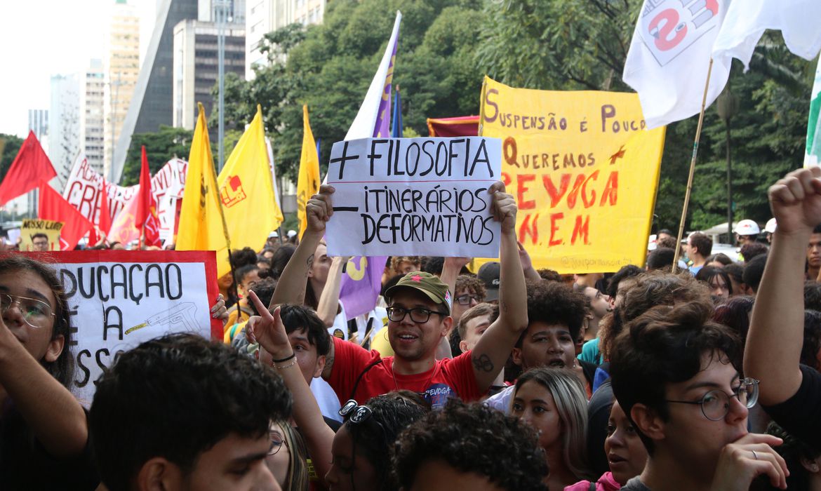 Entre as demandas está a revogação do novo ensino médio Entre as demandas está a revogação do novo ensino médio