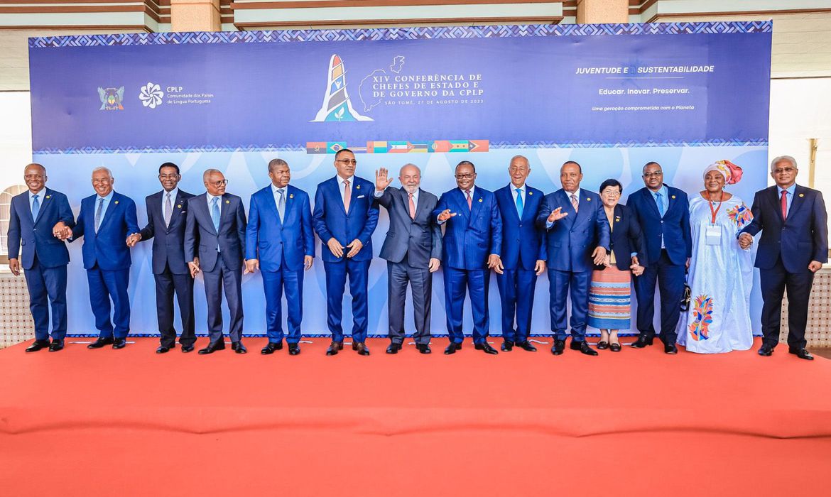 Presidente Lula participa da sessão de abertura da XIV Conferência de Chefes de Estado e de Governo da Comunidade dos Países de Língua Portuguesa Presidente Lula participa da sessão de abertura da XIV Conferência de Chefes de Estado e de Governo da Comunidade dos Países de Língua Portuguesa
